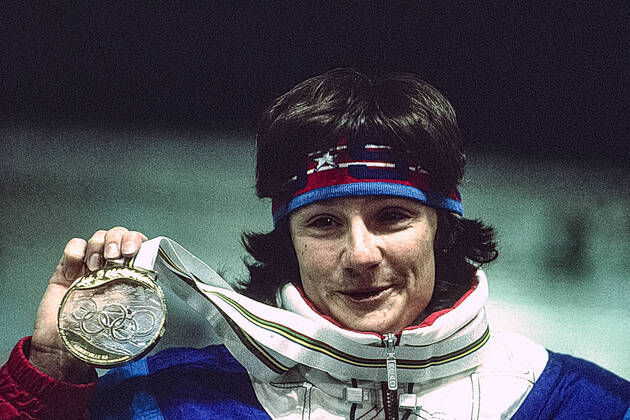 Speed skating, Eisschnelllauf Bonnie Blair Bonnie Blair (USA) wins the gold medal in the women s 1000m long track speed skating at the 1992 Olympic Winter games, Winterspiele,Spiele, Summer games Copyright: xStevenxExxSutton DUOMO PCNx SS0102_067590