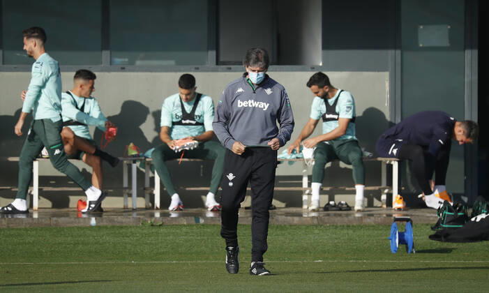Entrenamiento del Betis. En la imagen, Pellegrini. Betis training session. In this picture, Pellegrini.