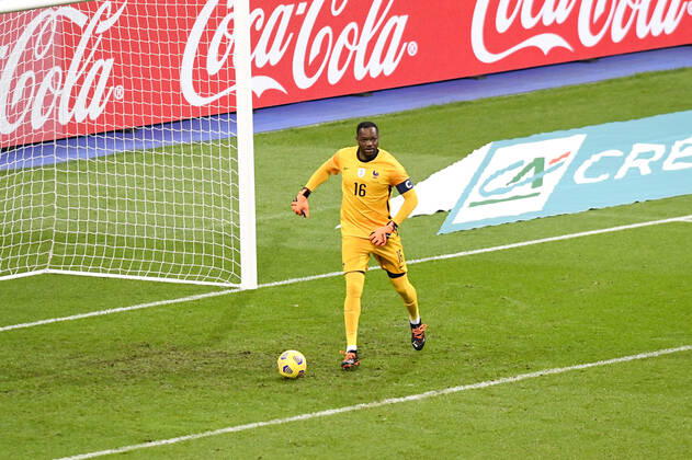 16 STEVE MANDANDA (FRA) FOOTBALL : France vs Finlande - Match Amical - 11 11 2020 FEP Panoramic