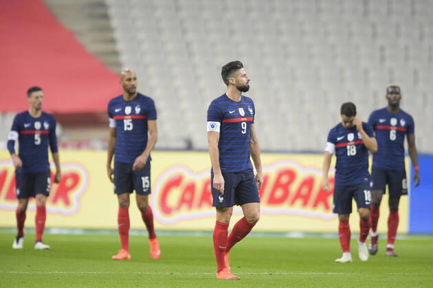 Deception des joueurs de l equipe de France apres le second but de la Finlande GIROUD OLIVIER (France) FOOTBALL : France vs Finlande - Match Amical - stade de France - 11 11 2020 JBAutissier Panoramic 