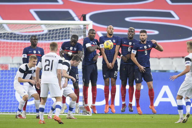 mur de l equipe de France Moussa Sissoko (France) Marcus Thuram (France) NZONZI STEVEN (France) Paul Pogba (France) GIROUD OLIVIER (France) FOOTBALL : France vs Finlande - Match Amical - stade de France - 11 11 2020 JBAutissier Panoramic 