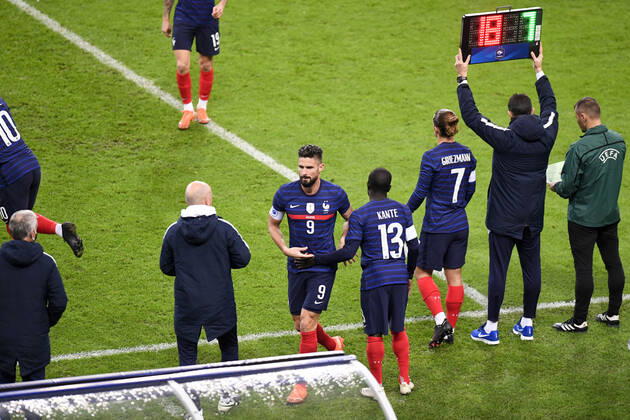 REMPLACEMENT - FAIR PLAY - 09 OLIVIER GIROUD (FRA) FOOTBALL : France vs Finlande - Match Amical - 11 11 2020 FEP Panoramic 
