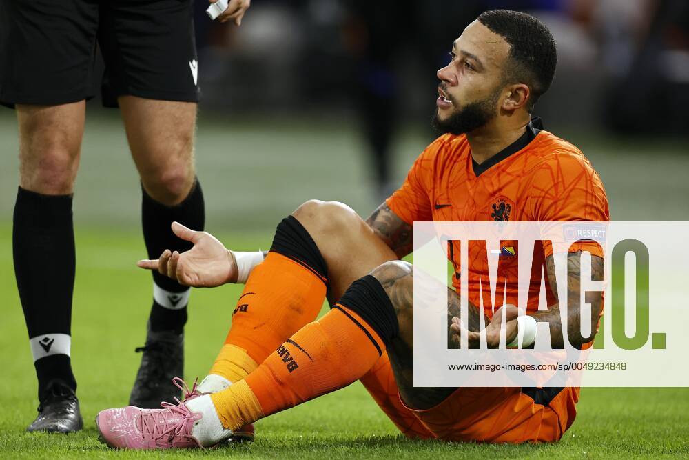 memphis depay cleats