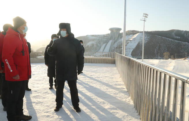 Olympia, Winter, Peking 2022 Präsident Xi Jinping besucht das Nationale Skisprungzentrum in Zhangjiakou