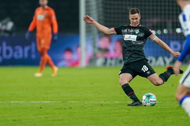 GER, 1 FBL Hertha BSC Berlin vs SV Werder Bremen 22 01 2021, Olympiastadion, Berlin, GER, 1 FBL Hertha BSC Berlin vs SV Werder Bremen, in picture Niklas Moisander Werder Bremen 18 captain , ball at foot nordphoto.GmbHxx xgumzmedia nphgm01