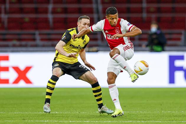 AMSTERDAM , 11}-03-2021 , Johan Cruijff Arena , Dutch football , Europa League , round of sixteen first leg , season 2020 2021. (R-L) Ajax player David Neres and Young Boys player Silvan Hefti during the match Ajax vs Young Boys Ajax - Young Boys  x11074712x Copyright:
