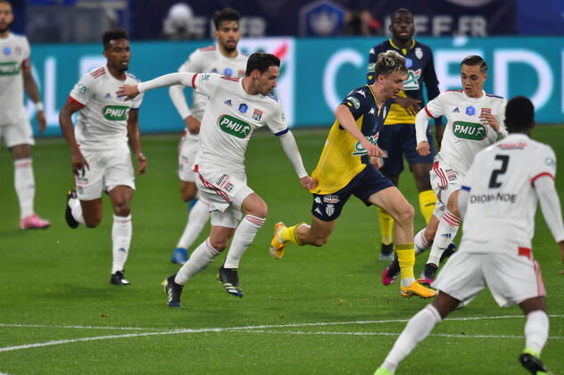 Mattia De Sciglio (lyon) vs Aleksander Golovin (monaco) FOOTBALL : Olympique Lyonnais vs AS Monaco - 1 4 de finale de Coupe de France - 21 04 2021 FredericChambert Panoramic 
