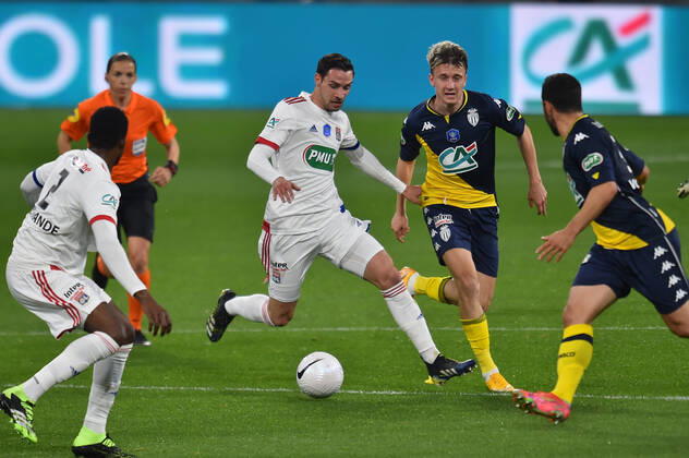 Mattia De Sciglio (lyon) vs Aleksander Golovin (monaco) FOOTBALL : Olympique Lyonnais vs AS Monaco - 1 4 de finale de Coupe de France - 21 04 2021 FredericChambert Panoramic 