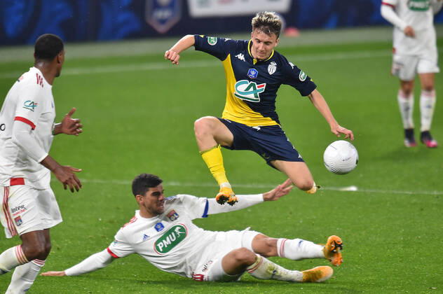 Bruno Guimaraes (lyon) vs Aleksandr Golovin (monaco) FOOTBALL : Olympique Lyonnais vs AS Monaco - 1 4 de finale de Coupe de France - 21 04 2021 FredericChambert Panoramic 