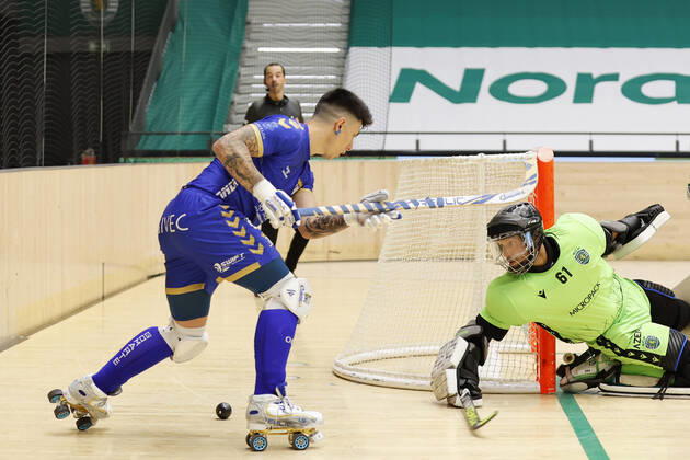 Sporting CP v OC Barcelos - Rink Hockey 1st Division Playoff Dario Gimenez in action against Angelo Girao during the Rink Hockey playoffs 1st leg between Sporting CP and OC Barcelos, at Pavilhao Joao Rocha, Lisboa, Portugal, 08, May, 2021 Lisbon Portugal rico-sporting210508_npsOo Copyright: xJoaoxRicox