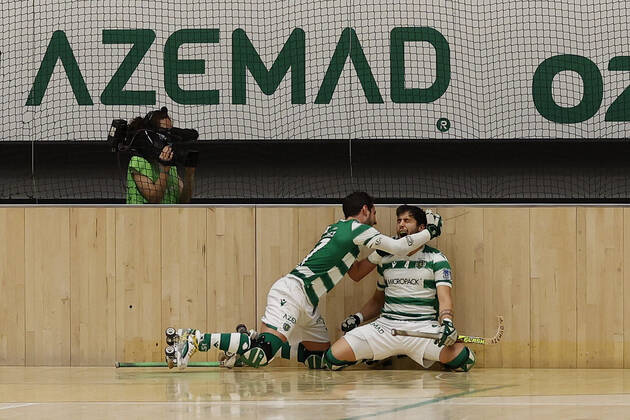Sporting CP v OC Barcelos - Rink Hockey 1st Division Playoff Ferran Font celebrates his goal with teammates during the Rink Hockey playoffs 1st leg between Sporting CP and OC Barcelos, at Pavilhao Joao Rocha, Lisboa, Portugal, 08, May, 2021 Lisbon Portugal rico-sporting210508_npKDS Copyright: xJoaoxRicox
