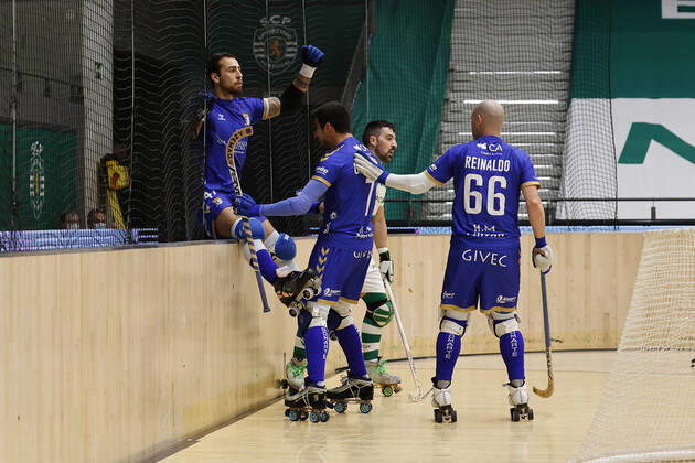 Sporting CP v OC Barcelos - Rink Hockey 1st Division Playoff Rafael Lourenco celebrates with teammates during the Rink Hockey playoffs 1st leg between Sporting CP and OC Barcelos, at Pavilhao Joao Rocha, Lisboa, Portugal, 08, May, 2021 Lisbon Portugal rico-sporting210508_npgRG Copyright: xJoaoxRicox