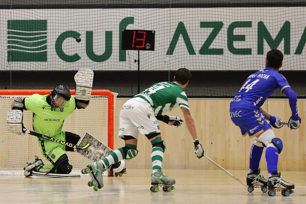 Sporting CP v OC Barcelos - Rink Hockey 1st Division Playoff Miguel Rocha shoots and Angelo Girao defends during the Rink Hockey playoffs 1st leg between Sporting CP and OC Barcelos, at Pavilhao Joao Rocha, Lisboa, Portugal, 08, May, 2021 Lisbon Portugal rico-sporting210508_npnpb Copyright: xJoaoxRicox