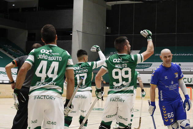 Sporting CP v OC Barcelos - Rink Hockey 1st Division Playoff Nolito Romero and teammates celebrate his first goal 1-0 during the Rink Hockey playoffs 1st leg between Sporting CP and OC Barcelos, at Pavilhao Joao Rocha, Lisboa, Portugal, 08, May, 2021 Lisbon Portugal rico-sporting210508_npHiv Copyright: xJoaoxRicox