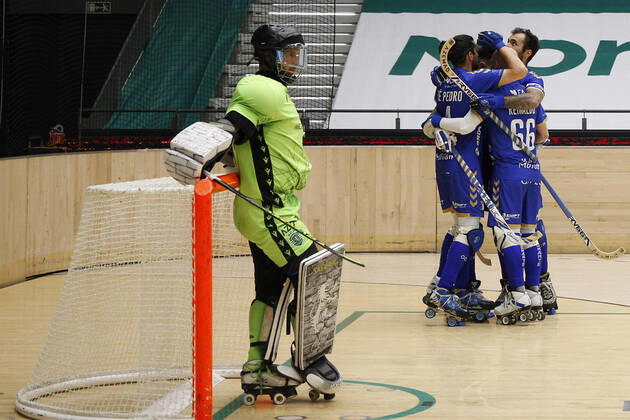 Sporting CP v OC Barcelos - Rink Hockey 1st Division Playoff Dario Gimenez celebrates his goal with his team during the Rink Hockey playoffs 1st leg between Sporting CP and OC Barcelos, at Pavilhao Joao Rocha, Lisboa, Portugal, 08, May, 2021 Lisbon Portugal rico-sporting210508_nporN Copyright: xJoaoxRicox