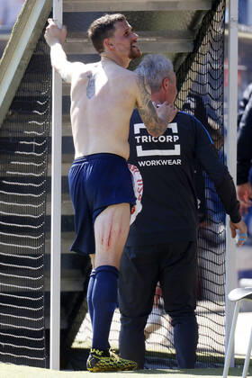 09 05 2021, Football season 2020 21 2 Bundesliga, 32 Matchday, VFL Bochum Jahn Regensburg 5 1 Simon ZOLLER VFL li has clear signs of an injury to his right thigh
