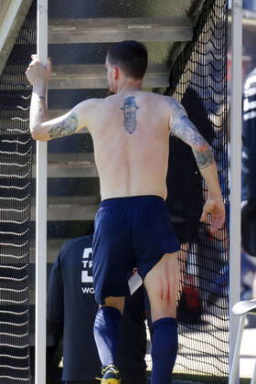 09 05 2021, Football season 2020 21 2 Bundesliga, 32 Matchday, VFL Bochum Jahn Regensburg 5 1 Simon ZOLLER VFL li has clear signs of an injury to his right thigh
