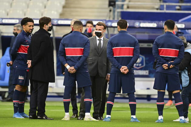 Emmanuel Macron - President de la Republique Francaise Nasser al Khelaifi - President Directeur General PSG Leonardo - directeur Sportif du PSG Marquinhos (PSG) Kylian Mbappe (PSG) Dmitry RYBOLOVLEV - president (Monaco) FOOTBALL : Finale de la Coupe de France - Monaco vs PSG - 19 05 2021 JBAutissier Panoramic 