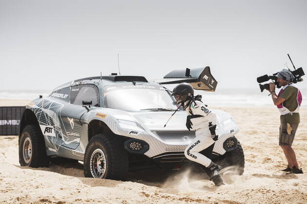 Mandatory Credit: Photo by Charly Lopez Motorsport Images Shutterstock (11984861bv) Jutta Kleinschmidt (GER) Mattias Ekstrom (SWE), ABT CUPRA XE during the 2021 Extreme E Ocean X Prix 2021 XE Ocean X Prix, Lac Rose, Dakar, Senegal - 29 May 2021 2021 XE Ocean X Prix, Lac Rose, Dakar, Senegal - 29 May 2021  Copyright: xCharlyxLopez MotorsportxImages Shutterstockx 11984861bv