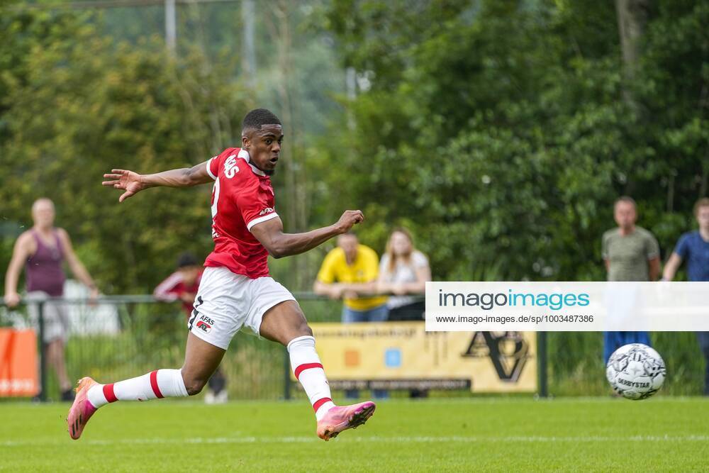 DIRKSHORN Myron Boadu of AZ scores the 1 0 during the friendly match