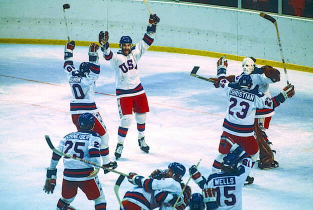 1980 Olympic Winter games, Winterspiele,Spiele, Summer games USA Ice hockey, Eishockey Team USA celebrates it s win over the USSR in the Men s Ice Hockey semi-final at the 1980 Olympic Winter Games. Lake Placid New York United States Copyright: xPaulxJxSutton DUOMO PCNx IH0101_029032