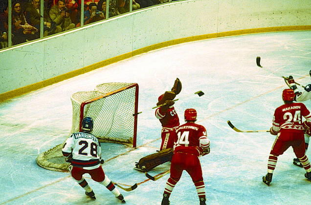 1980 Olympic Winter games, Winterspiele,Spiele, Summer games USA Ice hockey, Eishockey Mark Johnson 10 Team USA (not shown) just scored a tying goal in the third period against USSR goalie Vladimir Myshkin in the Men s Ice Hockey semi-final at the 1980 Olympic Winter Games. Lake Placid New York United States Copyright: xPaulxJxSutton DUOMO PCNx IH0101_80002