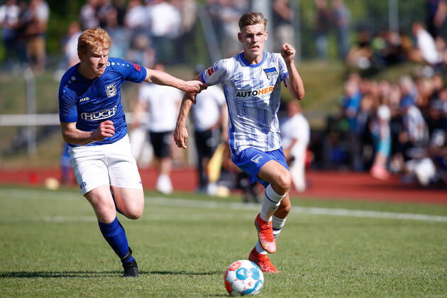 07 07 2021, xtgx, football test match, MSV Neuruppin Hertha BSC Berlin emspor, v l Marc Hacker, Anton Kade Hertha, 43 duel, duel, fight, tackle DFL DFB REGULATES PROHIBIT ANY USE OF PHOTOGRAPHS as IMAGE SEQUENCES and or QUASI VIDEO Neuruppin