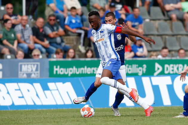 07 07 2021, xtgx, football test match, MSV Neuruppin Hertha BSC Berlin emspor, v l Dodi Lukebakio Hertha, 11 duel, duel, fight, tackle DFL DFB REGULATES PROHIBIT ANY USE OF PHOTOGRAPHS as IMAGE SEQUENCES and or QUASI VIDEO Neuruppin