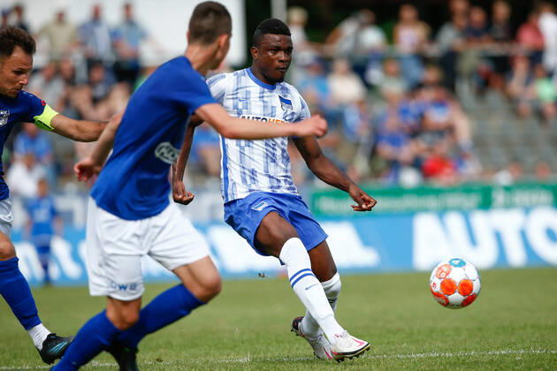 07 07 2021, xtgx, football test match, MSV Neuruppin Hertha BSC Berlin emspor, v l Jhon Cordoba Hertha, 15 DFL DFB REGULATIONS PROHIBIT ANY USE OF PHOTOGRAPHS as IMAGE SEQUENCES and or QUASI VIDEO Neuruppin