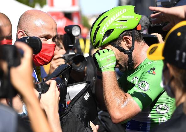 CARCASSONNE, FRANCE - JULY 09 : CAVENDISH Mark (GBR) of DECEUNINCK - QUICK-STEP celebrates the win during stage 13 of the 108th edition of the 2021 Tour de France cycling race, a stage of 219,9 kms between Nimes and Carcassonne. on July 9, 2021 in Carcassonne, France, 9 07 2021 CYCLISME : Tour de France 2021 - Etape 13 - Nimes to Carcassonne - 09 07 2021 PHOTONEWS PANORAMIC