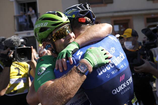 CARCASSONNE, FRANCE - JULY 09 : CAVENDISH Mark (GBR) of DECEUNINCK - QUICK-STEP celebrates the win during stage 13 of the 108th edition of the 2021 Tour de France cycling race, a stage of 219,9 kms between Nimes and Carcassonne. on July 9, 2021 in Carcassonne, France, 9 07 2021 CYCLISME : Tour de France 2021 - Etape 13 - Nimes to Carcassonne - 09 07 2021 PHOTONEWS PANORAMIC