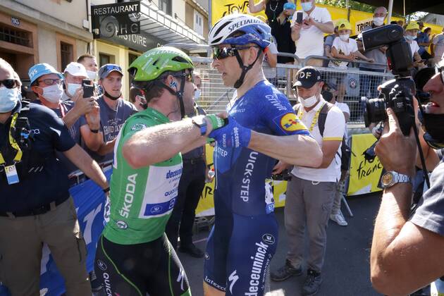 CARCASSONNE, FRANCE - JULY 09 : CAVENDISH Mark (GBR) of DECEUNINCK - QUICK-STEP celebrates the win during stage 13 of the 108th edition of the 2021 Tour de France cycling race, a stage of 219,9 kms between Nimes and Carcassonne. on July 9, 2021 in Carcassonne, France, 9 07 2021 CYCLISME : Tour de France 2021 - Etape 13 - Nimes to Carcassonne - 09 07 2021 PHOTONEWS PANORAMIC