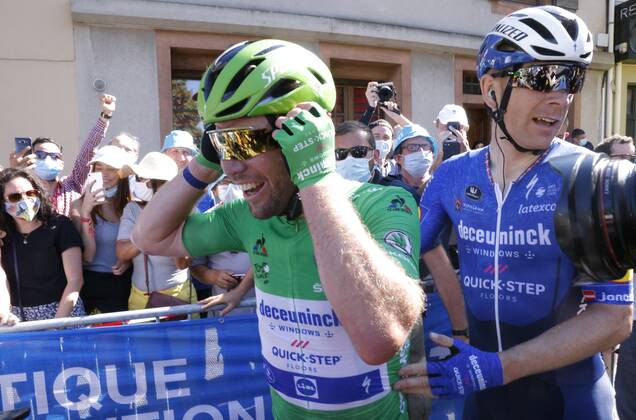 CARCASSONNE, FRANCE - JULY 09 : CAVENDISH Mark (GBR) of DECEUNINCK - QUICK-STEP celebrates the win during stage 13 of the 108th edition of the 2021 Tour de France cycling race, a stage of 219,9 kms between Nimes and Carcassonne. on July 9, 2021 in Carcassonne, France, 9 07 2021 CYCLISME : Tour de France 2021 - Etape 13 - Nimes to Carcassonne - 09 07 2021 PHOTONEWS PANORAMIC