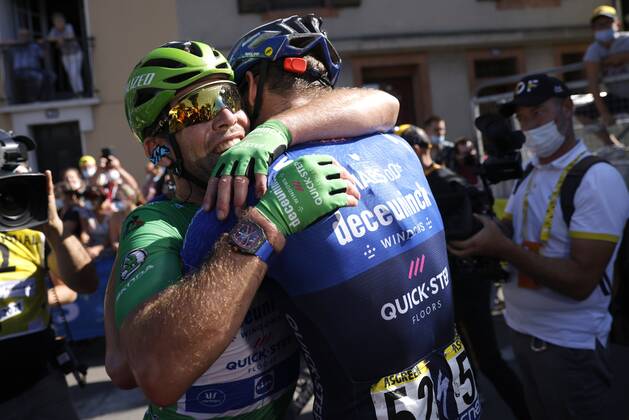 CARCASSONNE, FRANCE - JULY 09 : CAVENDISH Mark (GBR) of DECEUNINCK - QUICK-STEP celebrates the win during stage 13 of the 108th edition of the 2021 Tour de France cycling race, a stage of 219,9 kms between Nimes and Carcassonne. on July 9, 2021 in Carcassonne, France, 9 07 2021 CYCLISME : Tour de France 2021 - Etape 13 - Nimes to Carcassonne - 09 07 2021 PHOTONEWS PANORAMIC