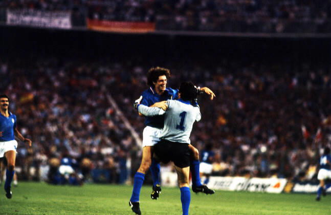 11 07 82 Italy Germany Spain, Madrid, 11 07 1982, Football, FIFA World Cup 1982 in Spain, Final, Italy FRG Germany DFB 3 1 v l Fulvio Collovati, Dino Zoff both Italy