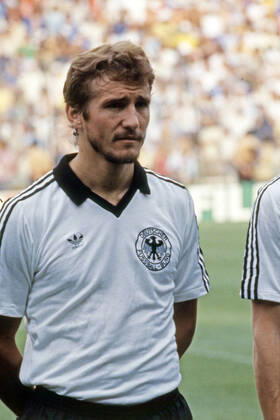 11 07 82 Italy Germany Spain, Madrid, 11 07 1982, Football, FIFA World Cup 1982 in Spain, Final, Italy FRG Germany DFB 3 1 Wolfgang Dremmler Germany
