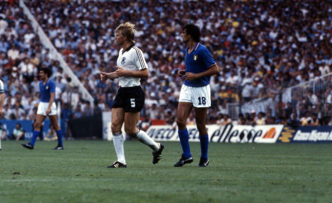 11 07 82 Italy Germany Spain, Madrid, 11 07 1982, Football, FIFA World Cup 1982 in Spain, Final, Italy FRG Germany DFB 3 1 v l Bernd Förster Germany , Alessandro Altobelli Italy