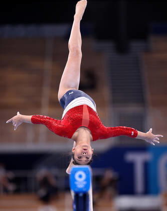 (210728) -- TOKYO, July 28, 2021 -- Sunisa Lee of the United States competes in the balance beam of the artistic gymnastics women s team final at the Tokyo 2020 Olympic Games, Olympische Spiele, Olympia, OS in Tokyo, Japan, July 27, 2021. ) (TOKYO2020)XHTP-JAPAN-TOKYO-OLY-ARTISTIC GYMNASTICS-WOMEN S TEAM-FINAL CaoxCan