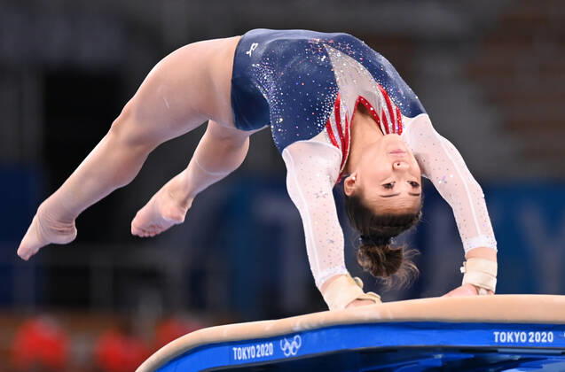 (210729) -- TOKYO, July 29, 2021 -- Sunisa Lee of the United States competes in the vault competition of the artistic gymnastics women s all-around final at the Tokyo 2020 Olympic Games, Olympische Spiele, Olympia, OS in Tokyo, Japan, July 29, 2021. ) (TOKYO2020)JAPAN-TOKYO-OLY-ARTISTIC GYMNASTICS-WOMEN S ALL-AROUND ChengxMin