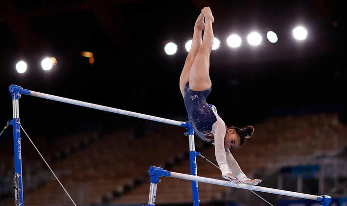 (210729) -- TOKYO, July 29, 2021 -- Sunisa Lee of the United States competes in the uneven bars competition of the artistic gymnastics women s all-around final at the Tokyo 2020 Olympic Games, Olympische Spiele, Olympia, OS in Tokyo, Japan, July 29, 2021. ) (TOKYO2020)JAPAN-TOKYO-OLY-ARTISTIC GYMNASTICS-WOMEN S ALL-AROUND WangxLili
