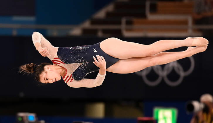(210729) -- TOKYO, July 29, 2021 -- Sunisa Lee of the United States competes in the floor exercise competition of the artistic gymnastics women s all-around final at the Tokyo 2020 Olympic Games, Olympische Spiele, Olympia, OS in Tokyo, Japan, July 29, 2021. ) (TOKYO2020)JAPAN-TOKYO-OLY-ARTISTIC GYMNASTICS-WOMEN S ALL-AROUND ChengxMin