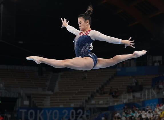 (210729) -- TOKYO, July 29, 2021 -- Sunisa Lee of the United States competes in the balance beam competition of the artistic gymnastics women s all-around final at the Tokyo 2020 Olympic Games, Olympische Spiele, Olympia, OS in Tokyo, Japan, July 29, 2021. ) (TOKYO2020)JAPAN-TOKYO-OLY-ARTISTIC GYMNASTICS-WOMEN S ALL-AROUND ChengxMin
