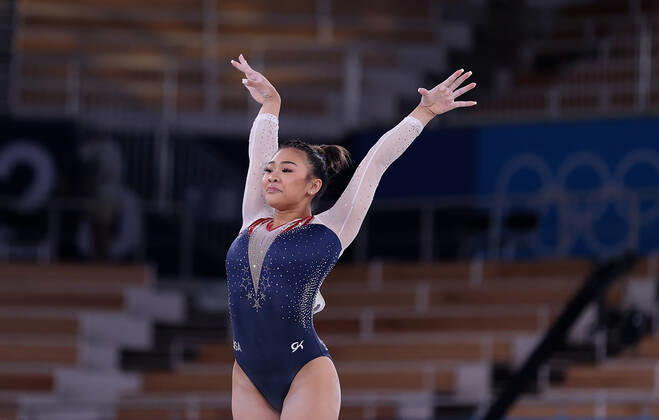 (210729) -- TOKYO, July 29, 2021 -- Sunisa Lee of the United States competes in the floor exercise competition of the artistic gymnastics women s all-around final at the Tokyo 2020 Olympic Games, Olympische Spiele, Olympia, OS in Tokyo, Japan, July 29, 2021. ) (TOKYO2020)JAPAN-TOKYO-OLY-ARTISTIC GYMNASTICS-WOMEN S ALL-AROUND CaoxCan