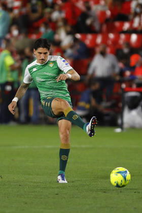 Granada CF v Real Betis - La Liga Santander Bellerin, of Real Betis during the La Liga match between Granada CF and Real Betis at Nuevo Los Carmenes Stadium on September 13, 2021 in Granada, Spain. Granada Granada Spain camaramartinez-granadac210913_npEeG  Copyright: xÃlexxCamarax