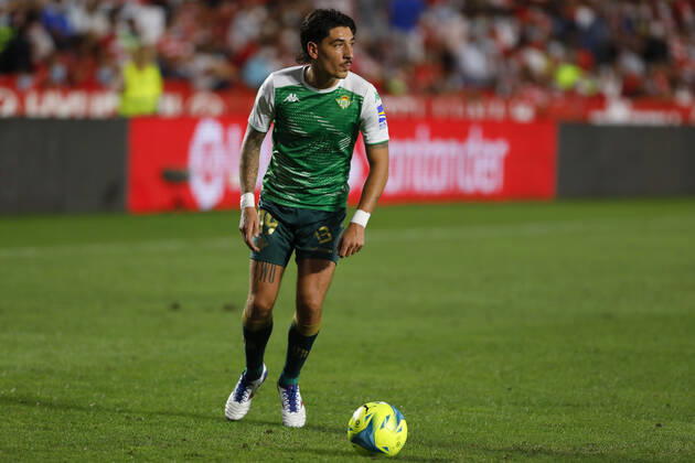 Granada CF v Real Betis - La Liga Santander Bellerin, of Real Betis during the La Liga match between Granada CF and Real Betis at Nuevo Los Carmenes Stadium on September 13, 2021 in Granada, Spain. Granada Granada Spain camaramartinez-granadac210913_npIK4  Copyright: xÃlexxCamarax