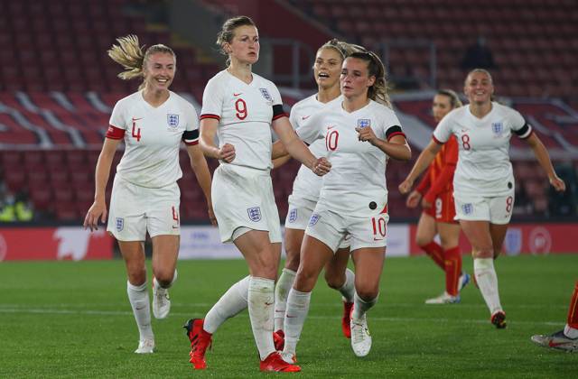 Southampton, England, 17th September 2021. Ellen White of England celebrates after scoring to make it 4-0 during the FIFA 2023 Women s World Cup Qualifying match at St Mary s Stadium, Southampton. Picture credit should read: Paul Terry Sportimage EDITORIAL USE ONLY. No use with unauthorised audio, video, data, fixture lists, club league logos or live services. Online in-match use limited to 120 images, no video emulation. No use in betting, games or single club league player publications. SPI-1202-0039