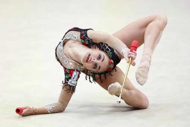 Bilder des Jahres 2021, Sport 10 Oktober Sport Themen der Woche KW43 Sport Bilder des Tages Rhythmic gymnastics, Rhythmische Sportgymnastik, RSG World championships Arina Averina of Russia performs in the individual clubs exercise final at the rhythmic gymnastics world championships at West Japan General Exhibition Center in Kitakyushu in Fukuoka Prefecture on Oct. 28, 2021. She won silver.  A14AA0000921872P