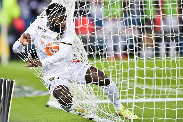 Bilder des Jahres 2021, Sport 10 Oktober Sport Themen der Woche KW43 Sport Bilder des Tages Jonathan Bamba (Losc) dans les filets FOOTBALL : PSG vs LOSC - Ligue1 uber eats - 29 10 2021 JBAutissier Panoramic 