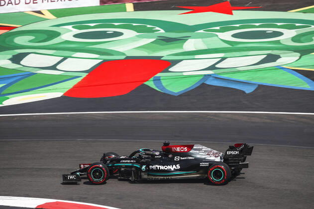 44 HAMILTON Lewis (gbr), Mercedes AMG F1 GP W12 E Performance, action during the Formula 1 Gran Premio De La Ciudad De Mexico 2021, Mexico City Grand Prix, 18th round of the 2021 FIA Formula One World Championship, WM, Weltmeisterschaft from November 5 to 7, 2021 on the Autodromo Hermanos Rodriguez, in Mexico City, Mexico - F1 - MEXICO CITY GRAND PRIX 2021 DPPI Panoramic  Hamilton