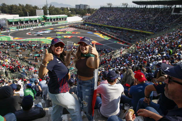 Fans, F1 Grand Prix of Mexico at Autodromo Hermanos Rodriguez on November 5, 2021 in Mexico City, Mexico Photo by HOCH ZWEI Mexico City Mexico